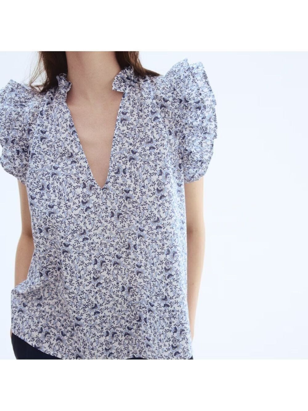 H&M White and Blue Floral V-Neck Ruffle Sleeve Blouse
